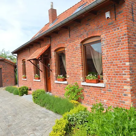 Cozy In Ploegsteert With A Garden בית נופש