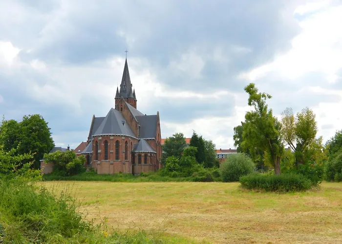 Spacious Family Home Le Bizet